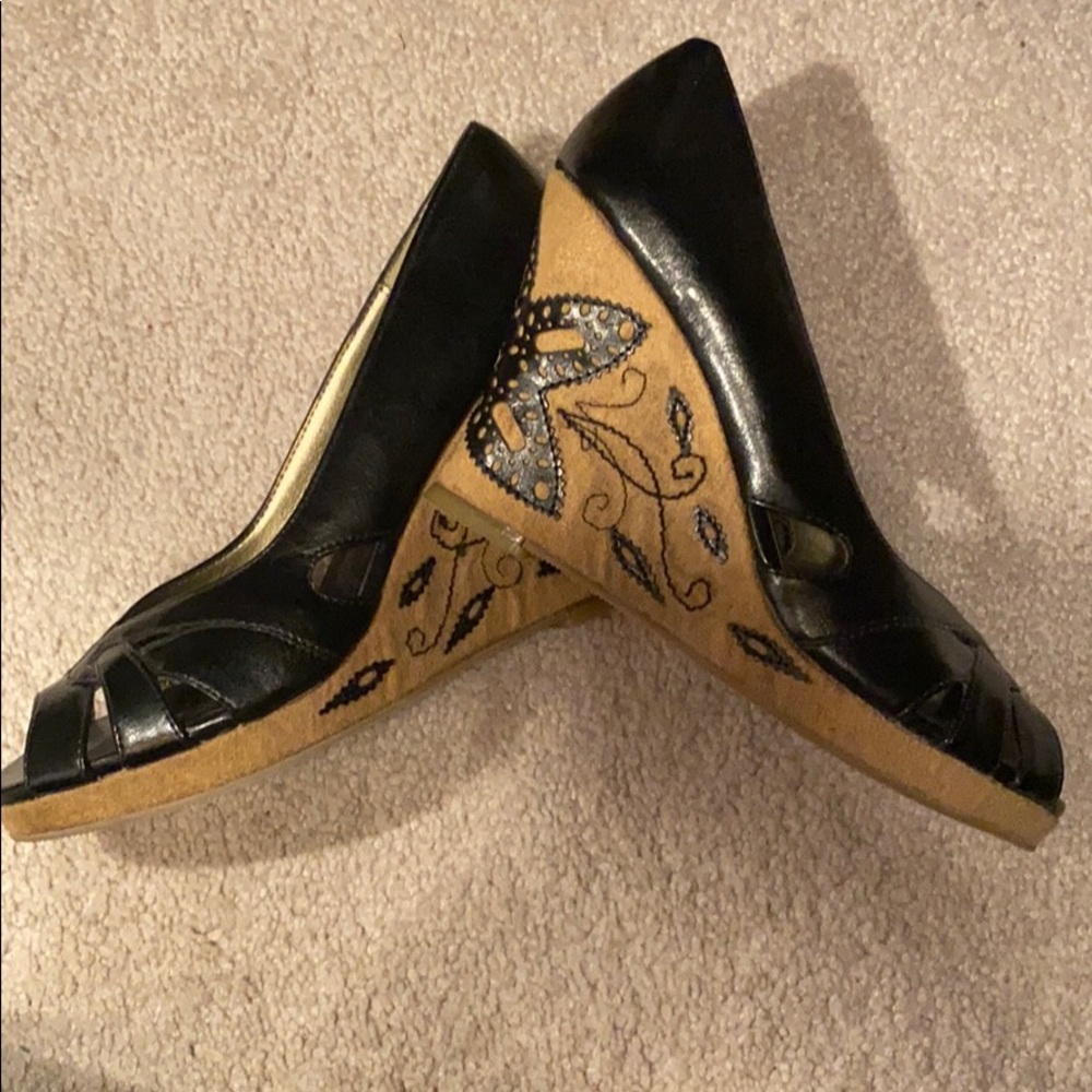 Womens shoes